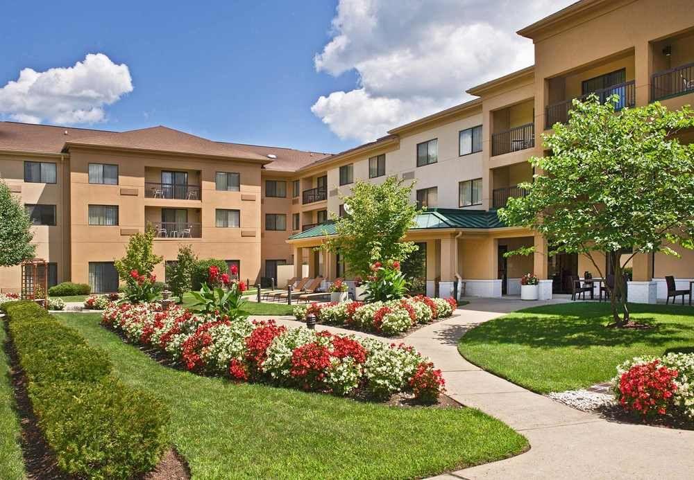Courtyard Parsippany Hotel Exterior photo