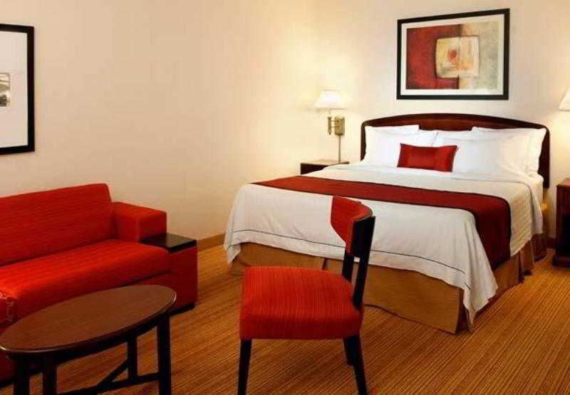 Courtyard Parsippany Hotel Room photo